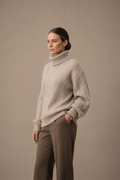 Damen-Pullover in Beige mit Zopfmuster und Rollkragen